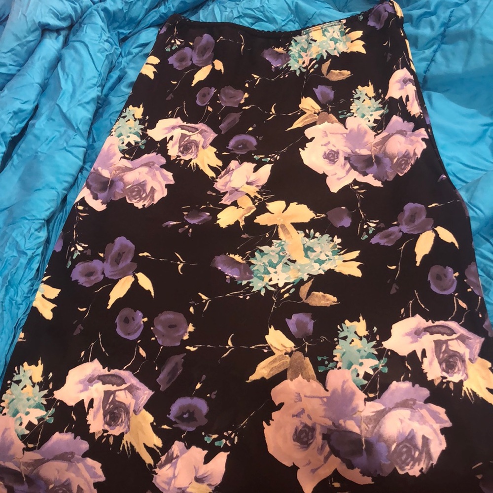 Pantology floral print skirt. Size Large.